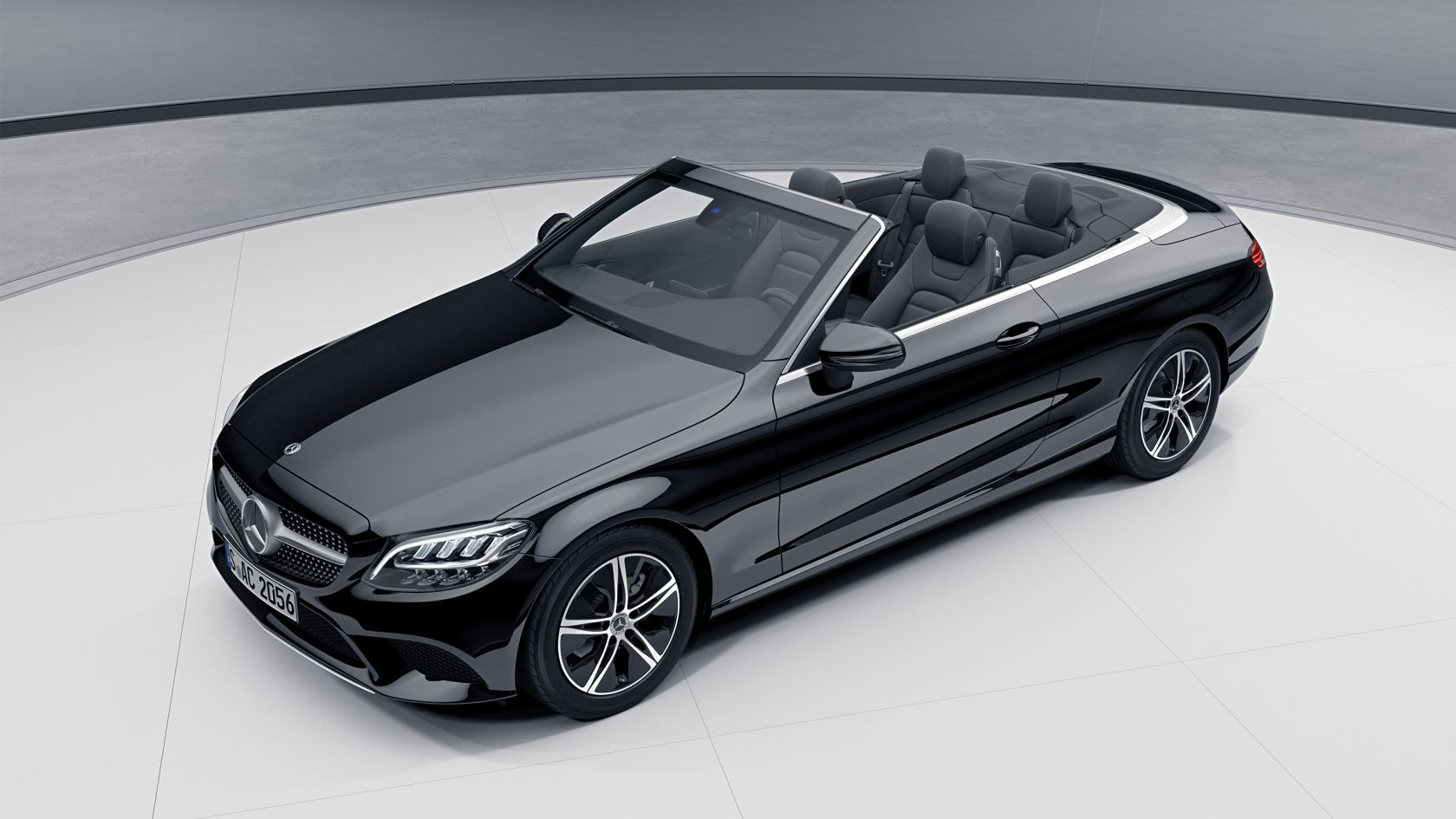 Na obrázku je exteriér vozidla Mercedes-Benz Třídy C kabriolet se standardní výbavou.
