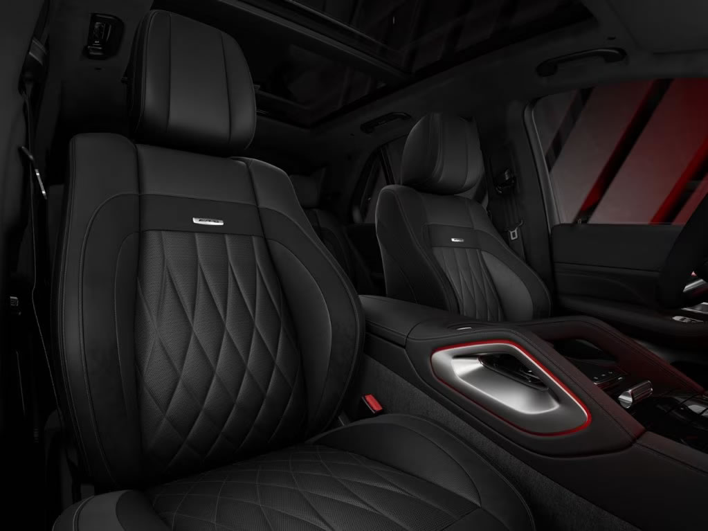 Ventilovaná sportovní sedadla AMG pro řidiče a spolujezdce